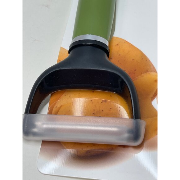 KitchenAid Green Y-Peeler With Protective Blade Cover & Ergonomic Handle - Picture 4 of 5